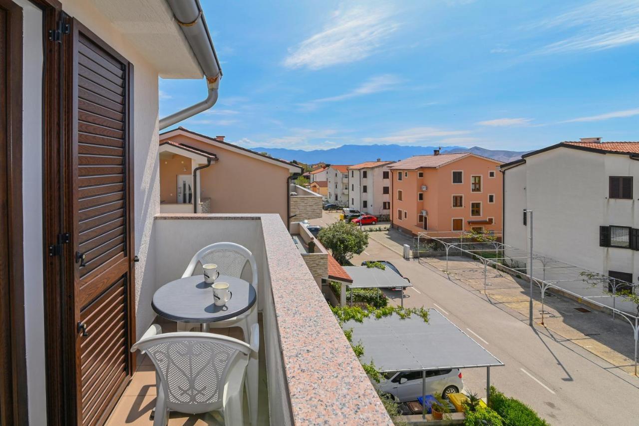 Apartments Andrea I Башка Екстер'єр фото