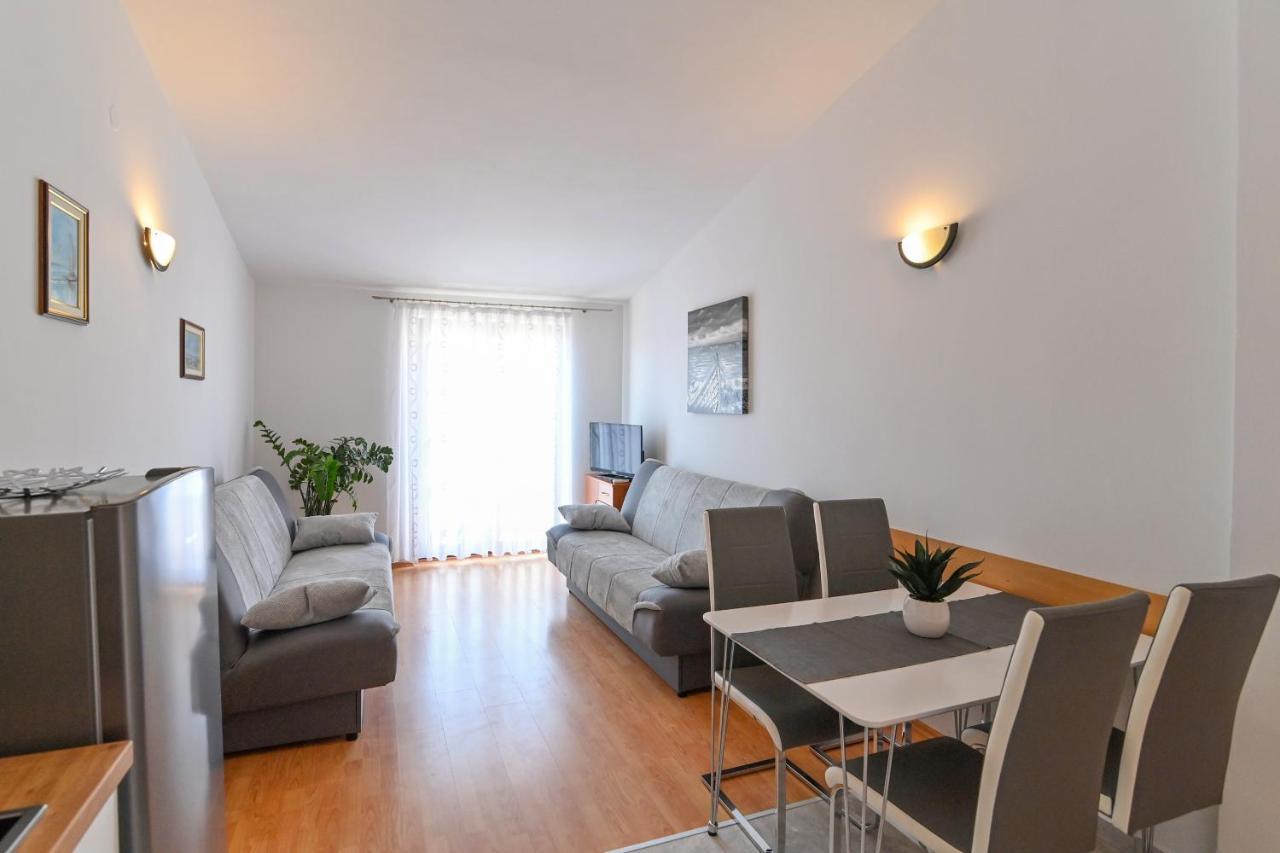 Apartments Andrea I Башка Екстер'єр фото