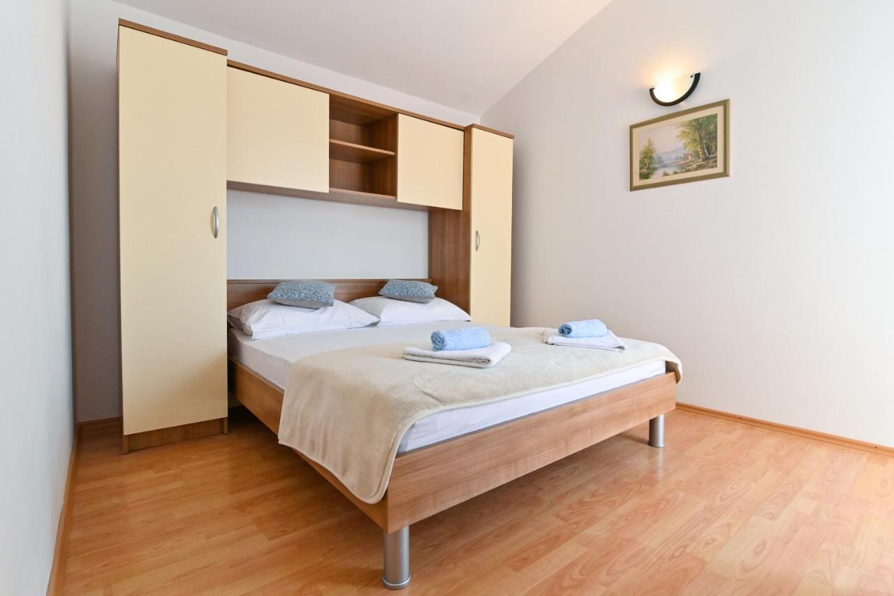 Apartments Andrea I Башка Екстер'єр фото