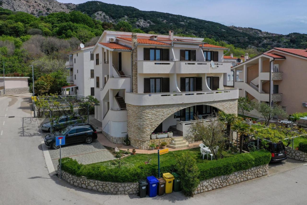 Apartments Andrea I Башка Екстер'єр фото