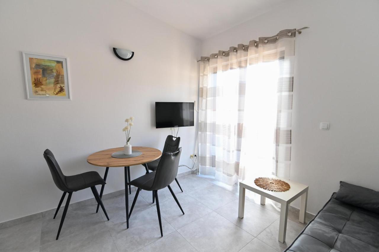 Apartments Andrea I Башка Екстер'єр фото