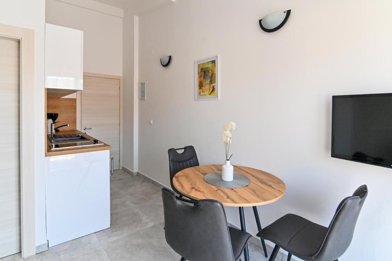 Apartments Andrea I Башка Екстер'єр фото