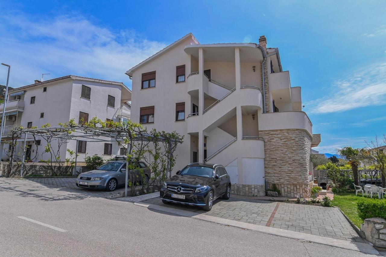 Apartments Andrea I Башка Екстер'єр фото